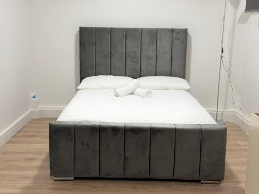 Modern 1 Bedroom - 5 Min Walk From Princess Street Eb1 Edinburgh Dış mekan fotoğraf